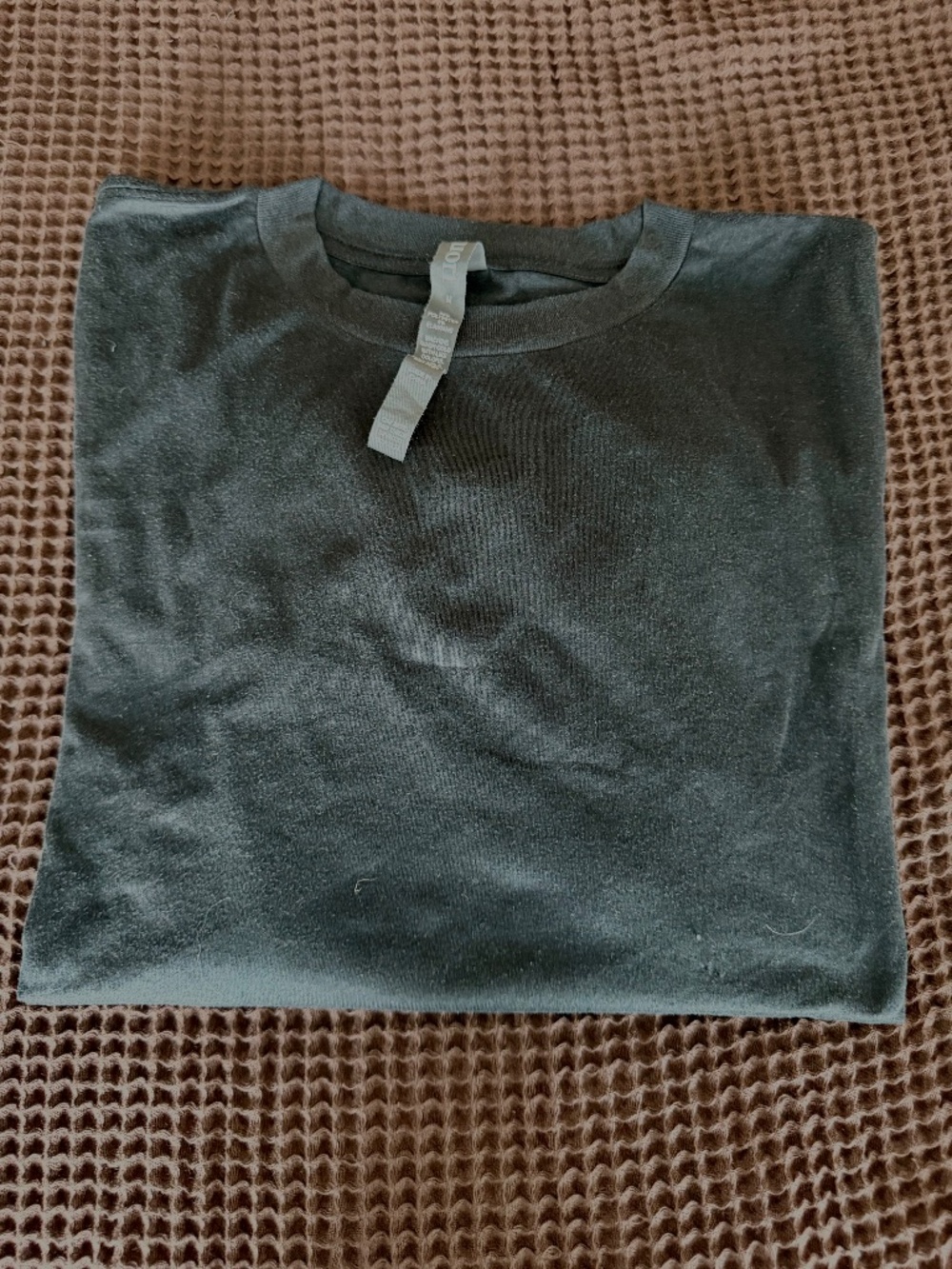 Vuori long sleeve halo crew black pullover women’s size medium